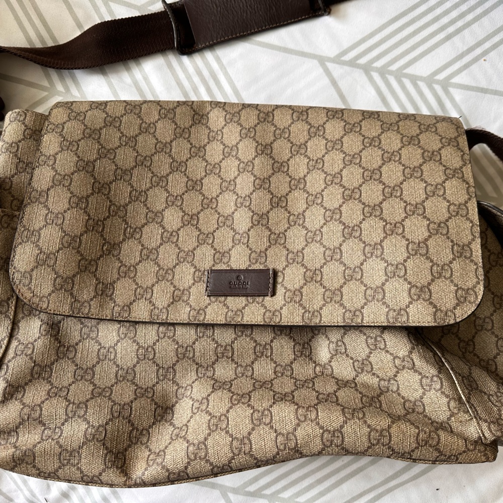 Gucci Vintage diaper bag ( 2013) excelente condition .